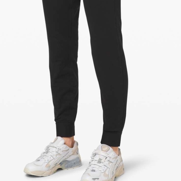 Lululemon Ready to Fleece Jogger Size 6 - Picture 3 of 9